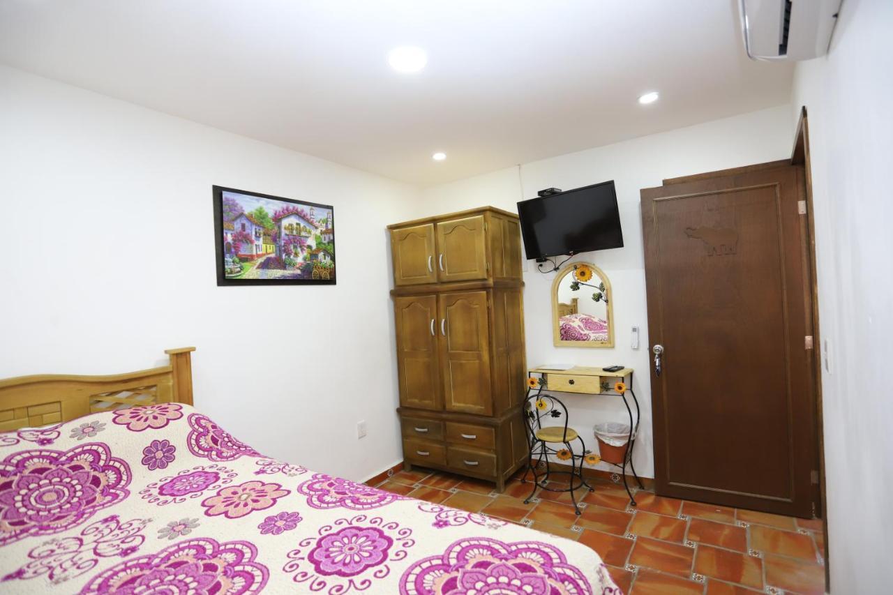 Hotel Boutique Casa Elefante Γκουανταλαχάρα Εξωτερικό φωτογραφία