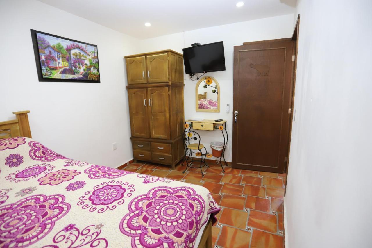 Hotel Boutique Casa Elefante Γκουανταλαχάρα Εξωτερικό φωτογραφία